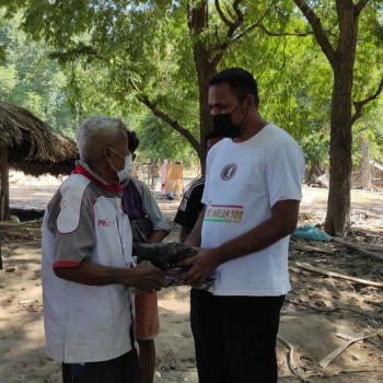 Aksi Peduli Kasih Keluarga Besar SMP Katolik Sint Vianney So